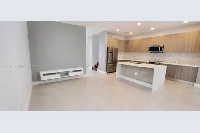 10219 NW 72nd Ter, Doral, FL 33178 - Photo 2