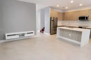 10219 NW 72nd Terrace, Doral, FL 33178 - Photo 2