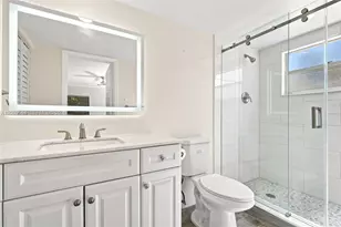 13455 SW 9th Ct, Pembroke Pines, FL 33027 - Photo 16