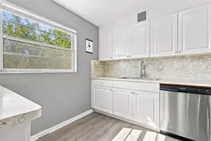 13455 SW 9th Ct, Pembroke Pines, FL 33027 - Photo 10