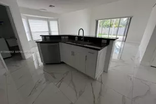 16286 Erie Pl, Davie, FL 33331 - Photo 8