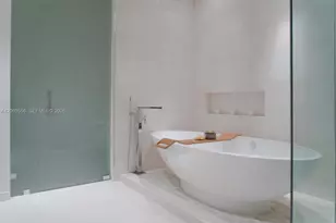 1425 Brickell Ave, Miami, FL 33131 - Photo 10