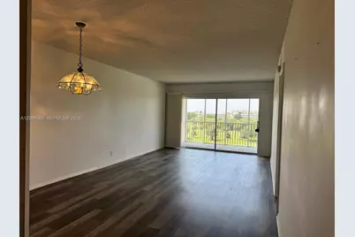 2950 N Palm Aire Dr #605, Pompano Beach, FL 33069 - Photo 8