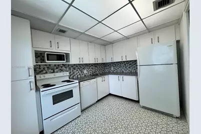 2950 N Palm Aire Dr #605, Pompano Beach, FL 33069 - Photo 4