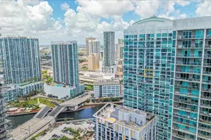 41 SE 5th St, Miami, FL 33131 - Photo 44