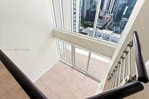 41 SE 5th St, Miami, FL 33131 - Photo 14