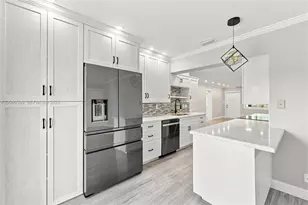 450 SW 1st St, Boca Raton, FL 33432 - Photo 10