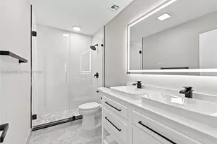450 SW 1st St, Boca Raton, FL 33432 - Photo 24