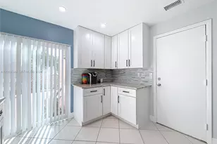 10977 Longboat Dr, Cooper City, FL 33026 - Photo 6