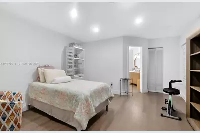 18847 NW 83rd Pl, Hialeah, FL 33015 - Photo 18