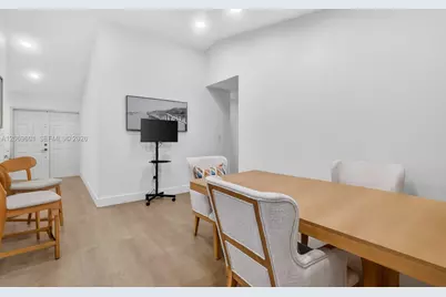 18847 NW 83rd Pl, Hialeah, FL 33015 - Photo 16