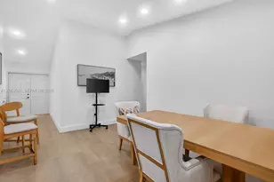 18847 NW 83rd Pl, Hialeah, FL 33015 - Photo 16