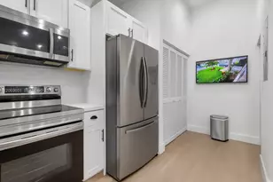 18847 NW 83rd Pl, Hialeah, FL 33015 - Photo 14
