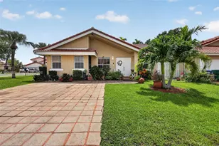 18847 NW 83rd Pl, Hialeah, FL 33015 - Photo 4