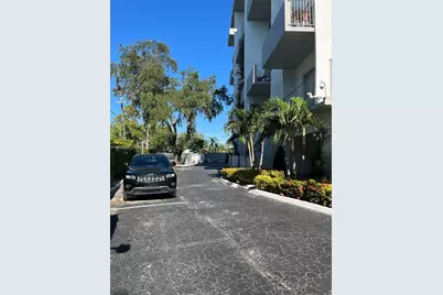 2020 NE 135th St #609, North Miami, FL 33181 - Photo 2