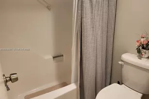 136 Lake Dora Dr, West Palm Beach, FL 33411 - Photo 22