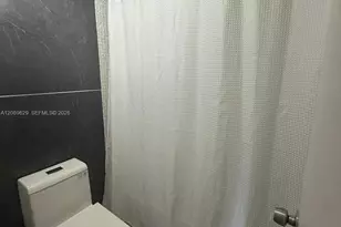 1351 NE Miami Gardens Dr, Miami, FL 33179 - Photo 12