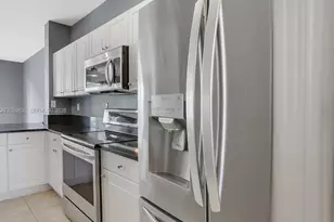 2928 SE 2nd St, Homestead, FL 33033 - Photo 12