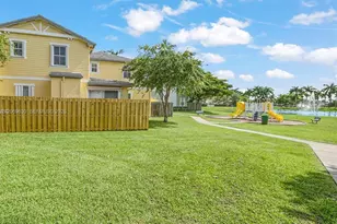 2928 SE 2nd St, Homestead, FL 33033 - Photo 4