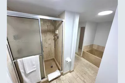 1717 N Bayshore Dr #A-1450, Miami, FL 33132 - Photo 18
