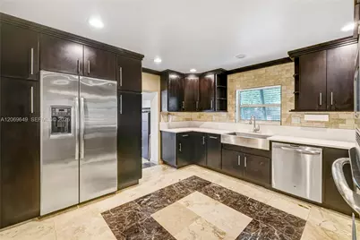 940 NE 117th St, Biscayne Park, FL 33161 - Photo 12