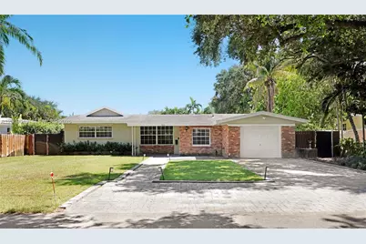 940 NE 117th St, Biscayne Park, FL 33161 - Photo 2
