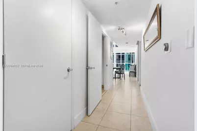 41 SE 5th St #308, Miami, FL 33131 - Photo 16