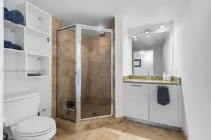 41 SE 5th St, Miami, FL 33131 - Photo 24