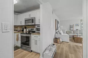 10852 N Kendall Dr, Miami, FL 33176 - Photo 4
