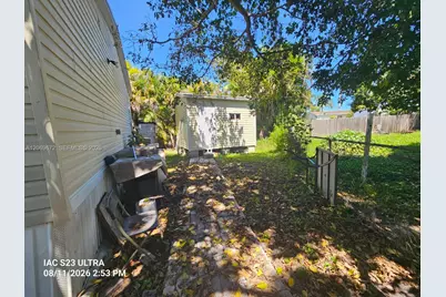 6 Ct SW 6th Ct, Davie, FL 33325 - Photo 16