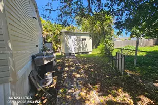 6 Ct SW 6th Ct, Davie, FL 33325 - Photo 16
