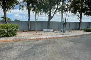 6364 Milk Wagon Ln, Miami Lakes, FL 33014 - Photo 16