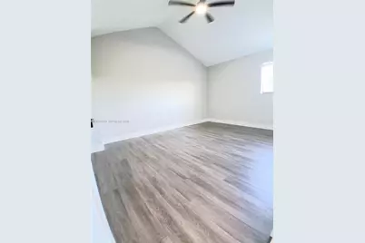 2770 W 60th Pl #201, Hialeah, FL 33016 - Photo 12