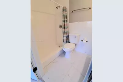 2770 W 60th Pl #201, Hialeah, FL 33016 - Photo 6