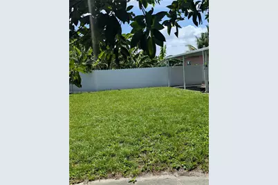560 NW 184th Ter, Miami Gardens, FL 33169 - Photo 38