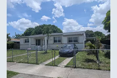 560 NW 184th Ter, Miami Gardens, FL 33169 - Photo 2