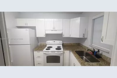 1555 N 12th Ct #8B, Hollywood, FL 33019 - Photo 10