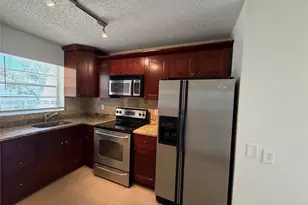432 Lakeside Dr, Margate, FL 33063 - Photo 2