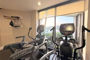 1000 W Island Blvd, Aventura, FL 33160 - Photo 60
