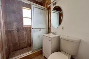 8460 NW 4th Ct, Miami, FL 33150 - Photo 10