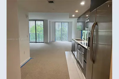 31 SE 6th St #405, Miami, FL 33131 - Photo 4