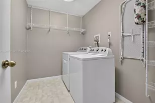 2638 Oak Park Cir, Davie, FL 33328 - Photo 26