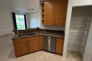19351 SW 61st St, Pembroke Pines, FL 33332 - Photo 14
