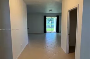 19351 SW 61st St, Pembroke Pines, FL 33332 - Photo 8