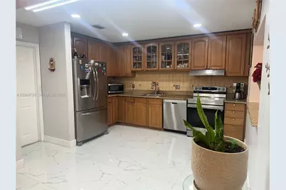 1051 SW 99th Ave, Pembroke Pines, FL 33025 - Photo 12