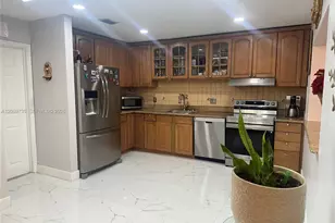 1051 SW 99th Ave, Pembroke Pines, FL 33025 - Photo 12