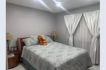1051 SW 99th Ave, Pembroke Pines, FL 33025 - Photo 18