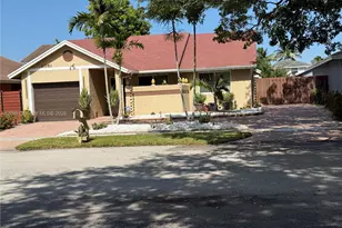 1051 SW 99th Ave, Pembroke Pines, FL 33025 - Photo 1
