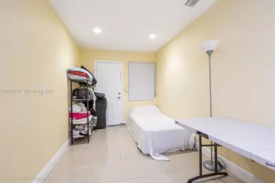 437 Holiday Dr, Hallandale Beach, FL 33009 - Photo 16