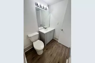 4550 NW 9th St #605E, Miami, FL 33126 - Photo 4